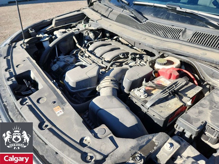 2019-ford-explorer-image-25