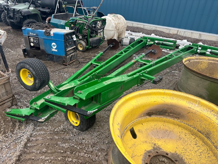 #4859-•-john-deere-planter-marker-arms-image-3