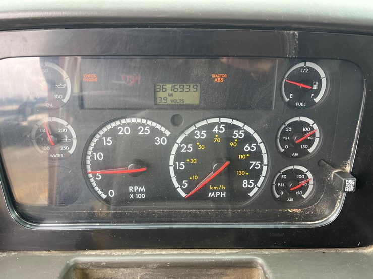 #4884-•-2004-sterling-silage-truck-image-42