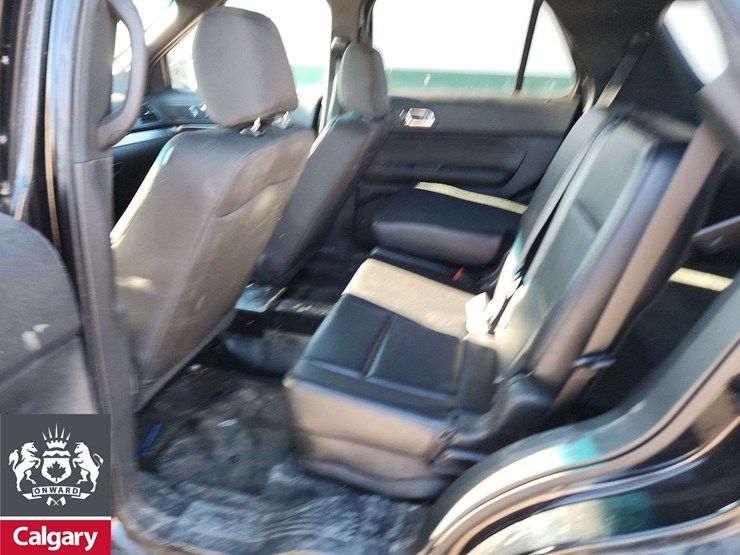 2017-ford-explorer-image-15