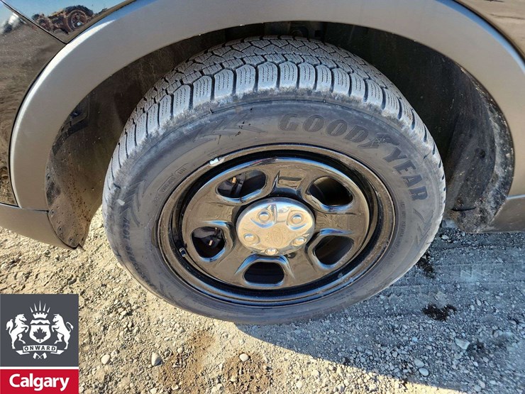 2019-ford-explorer-image-10