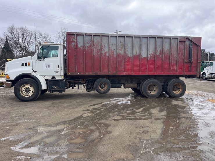 #4884-•-2004-sterling-silage-truck-image-2