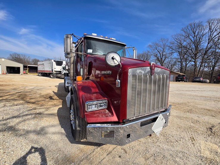 2015-kenworth-t800-image-33