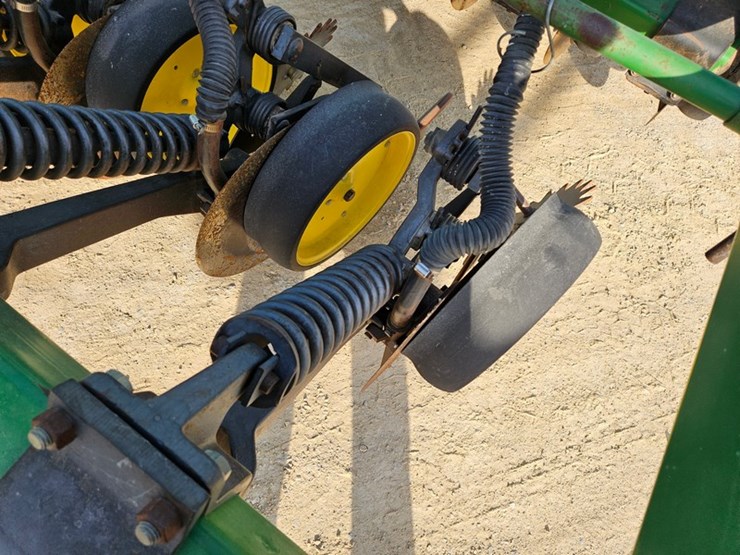 john-deere-750-image-29