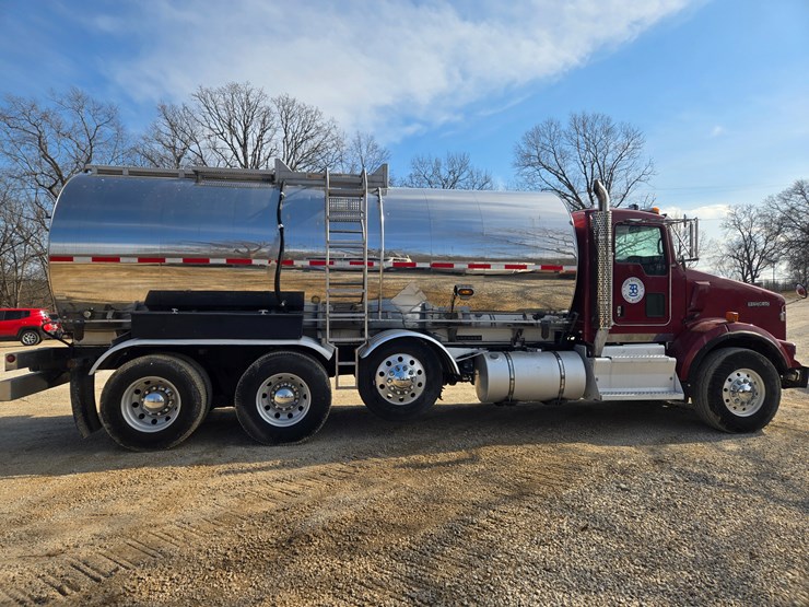 2015-kenworth-t800-image-25