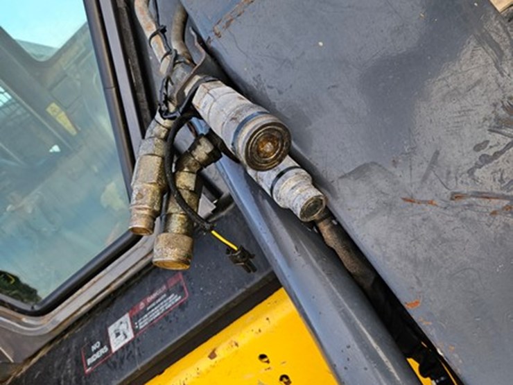 new-holland-ls180-image-12