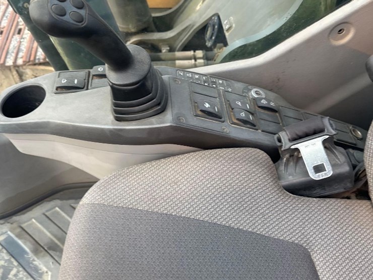 2014-volvo-ec250d-lr-image-18