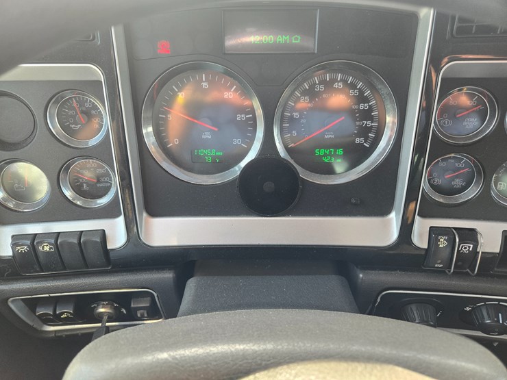 2015-kenworth-t800-image-72