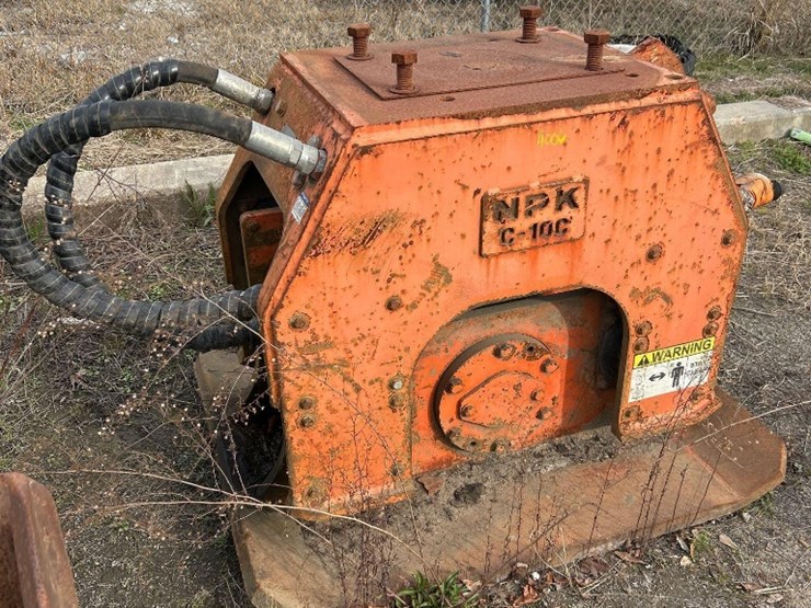 npk-c10c-c1100-excavator-vibratory-compactor-aatachment-image-1