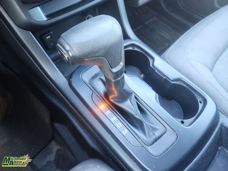 2016-chevrolet-colorado-image-21