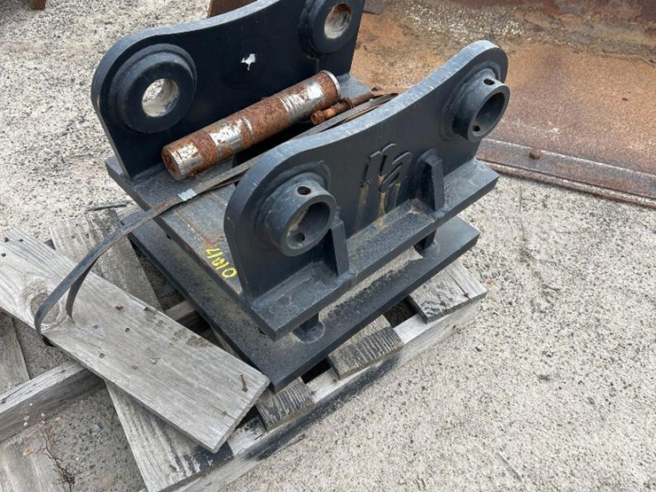 volvo-ec140-excavator-coupler-image-1