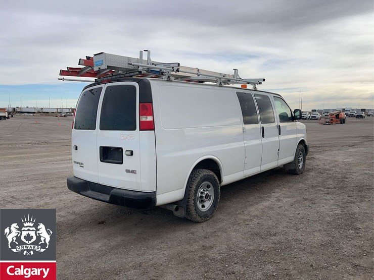 2015-gmc-3500-image-4