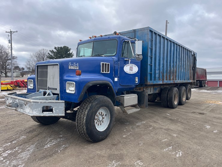 1995-international-5000-image-1