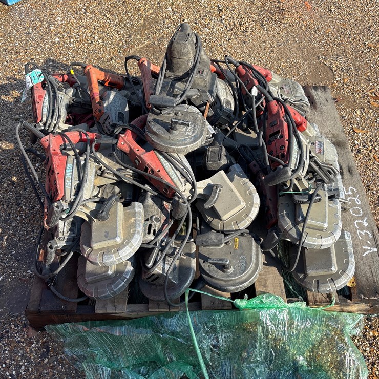 #5145 • PALLET OF BAND SAWS