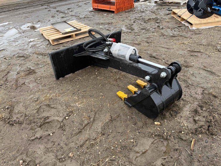 skid-steer-backhoe-attachment-image-3