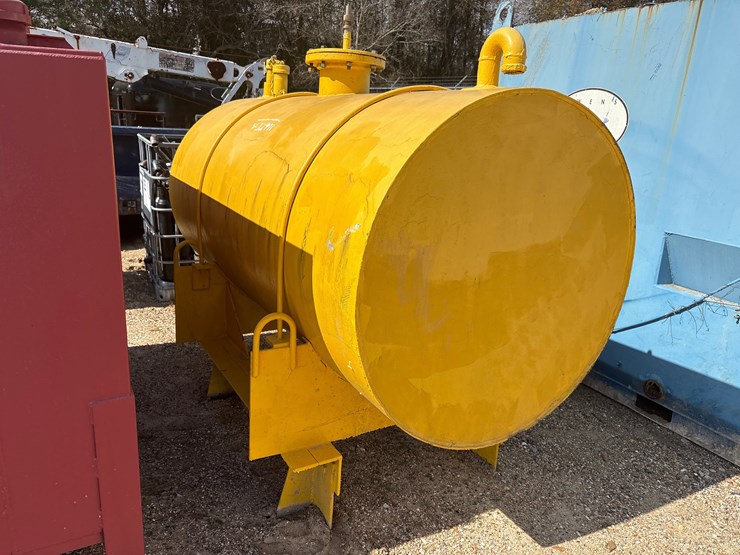 #1618-•-round-metal-tank-image-3