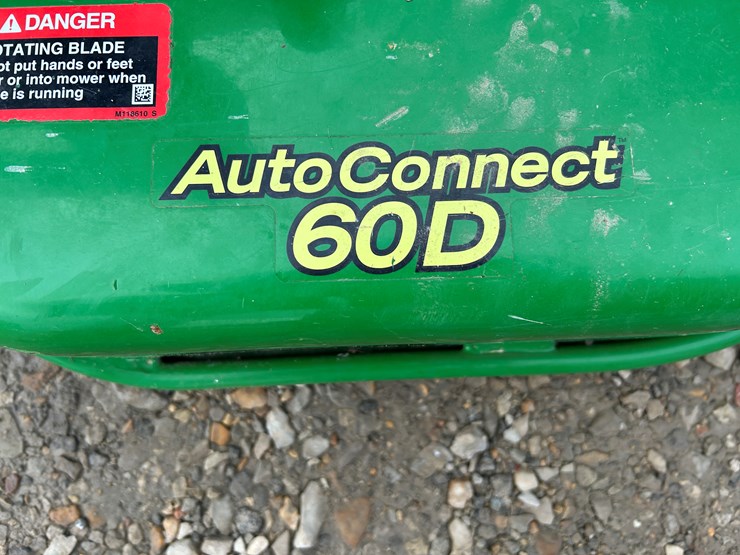 2020-john-deere-1025r-image-15