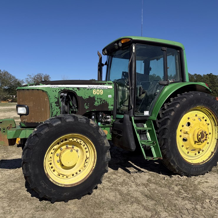 JOHN DEERE 7320