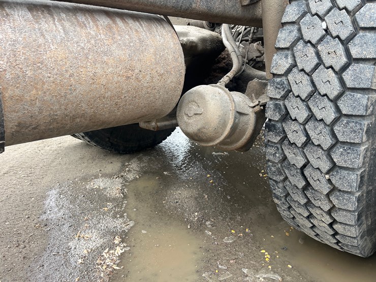 #4884-•-2004-sterling-silage-truck-image-13