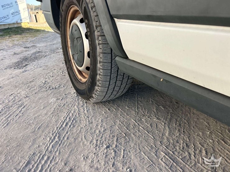 2017-ford-transit-image-26