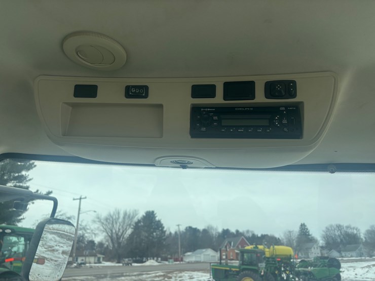 john-deere-8320-image-27