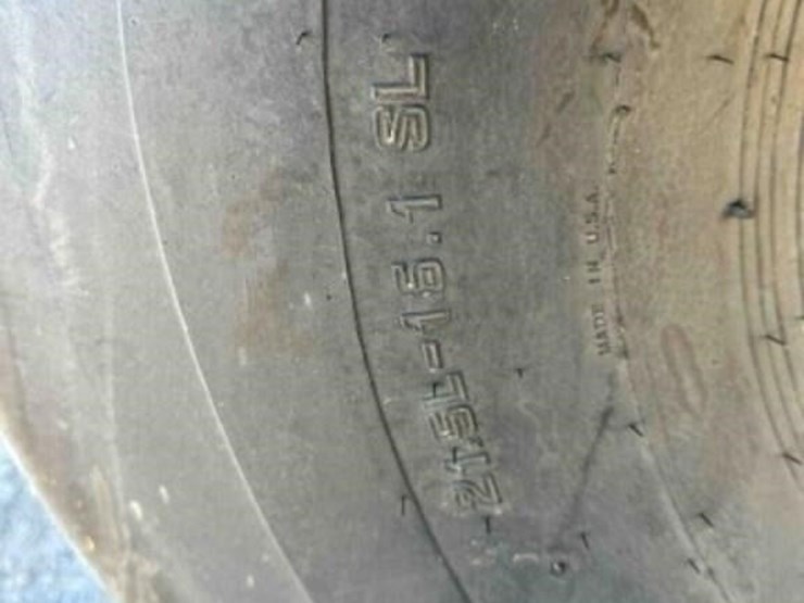 2020-john-deere-560m-image-16