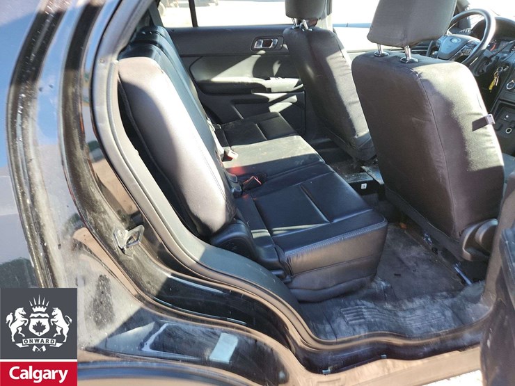 2019-ford-explorer-image-17