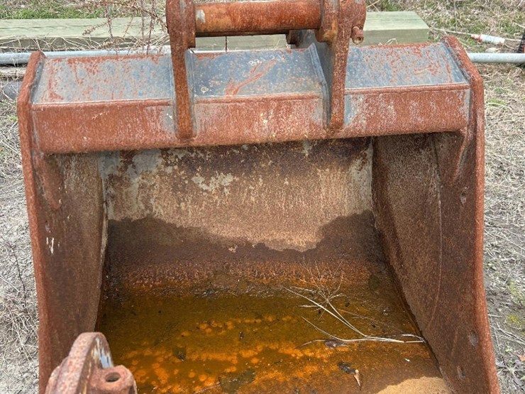 werk-brau-42in-hydraulic-excavator-bucket-image-2