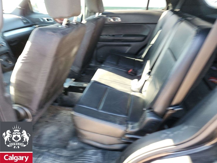 2019-ford-explorer-image-15