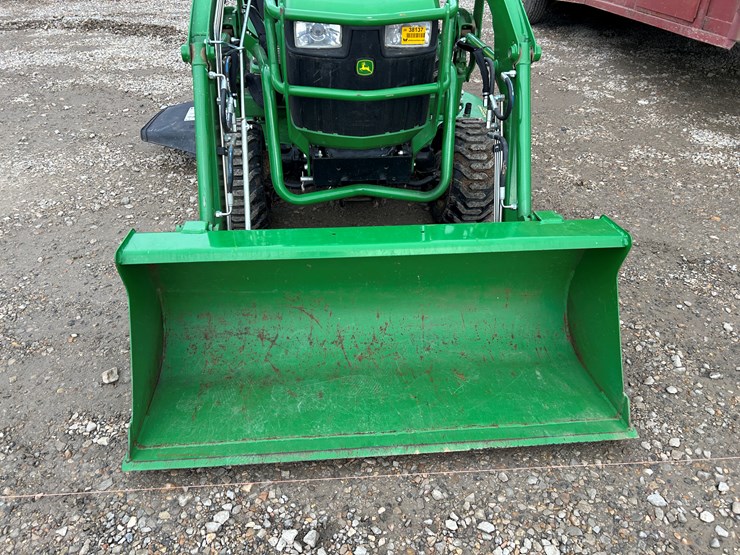 2020-john-deere-1025r-image-16
