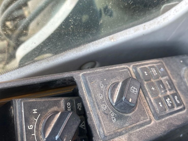 2016-volvo-ecr235el-image-30