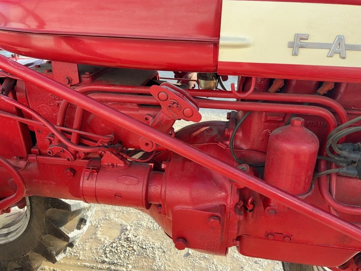 1957-mccormick-farmall-130-image-44
