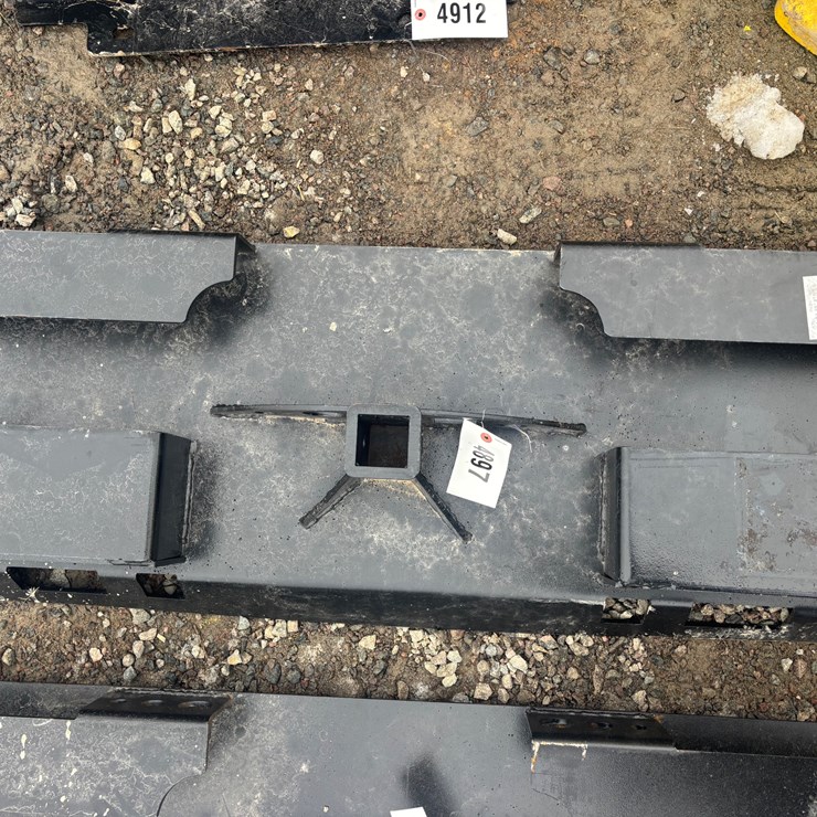 #4897 • Skid Steer Reciver Plate with Chain Holders