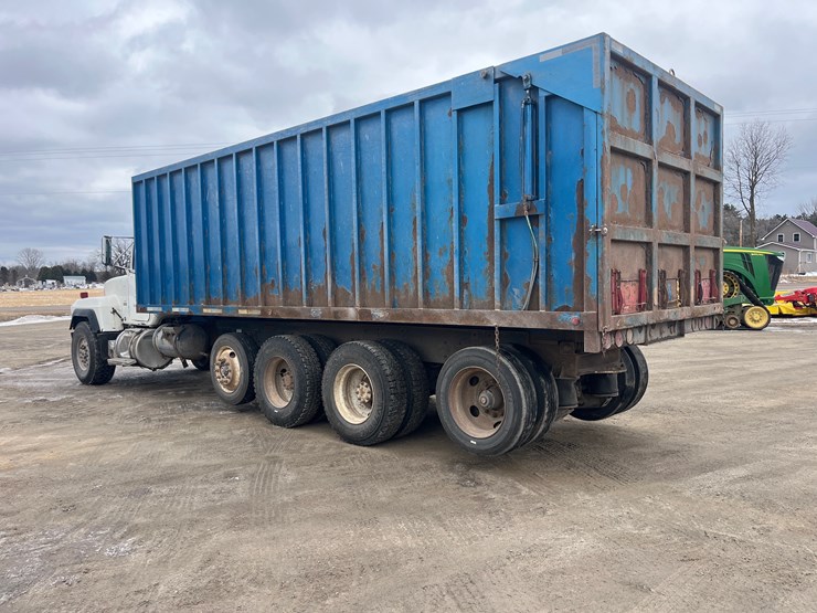 1998-mack-rd690s-image-3