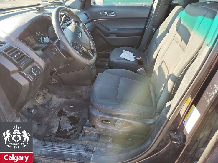 2019-ford-explorer-image-14