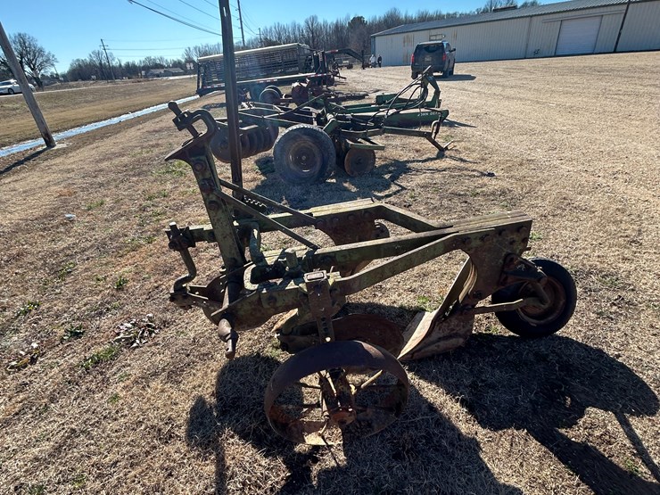 #37658-•-2-row-16"-breaking-plow-p808a-image-3