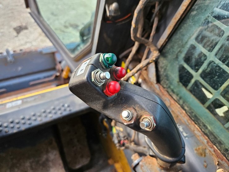 new-holland-ls180-image-23