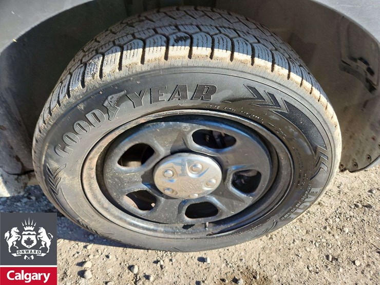 2019-ford-explorer-image-13