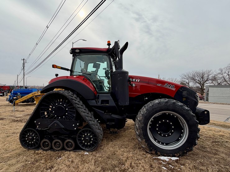 2021-case-ih-magnum-340-afs-connect-rowtrac-image-8