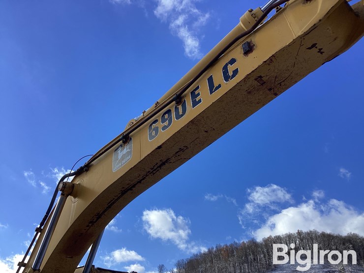 1993-deere-690e-image-16