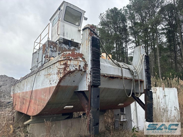 feltons-boat-30x14-needs-engine-image-3