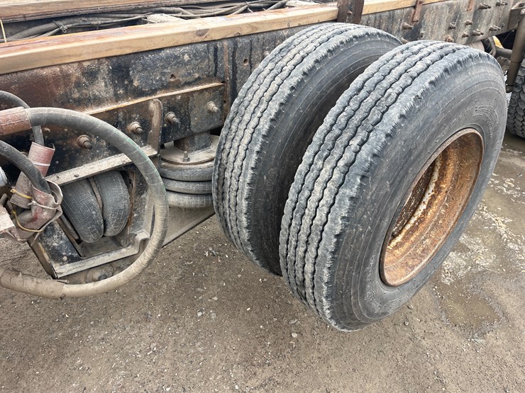 #4884-•-2004-sterling-silage-truck-image-12