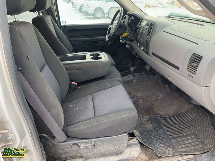 2010-chevrolet-silverado-1500-image-18