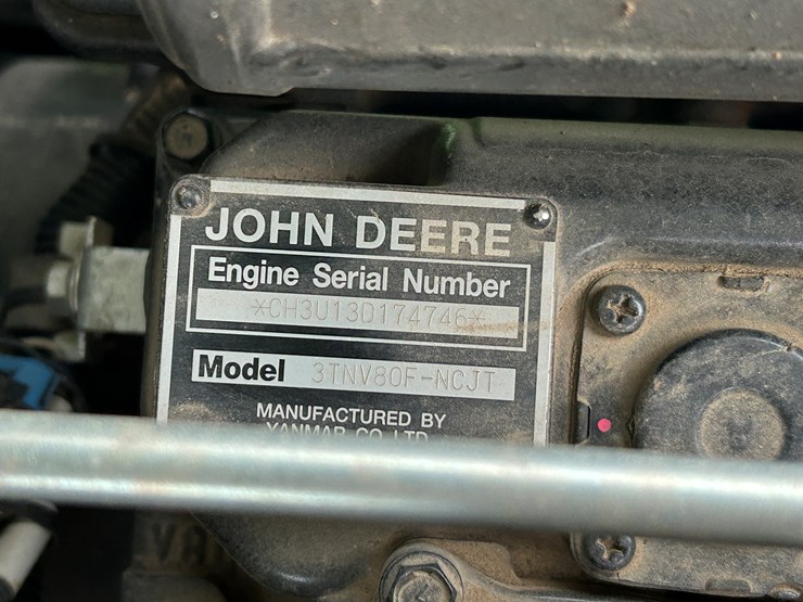 2020-john-deere-1025r-image-10