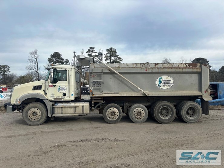 2019-mack-gr64b-quad/a-dump-truck-image-4