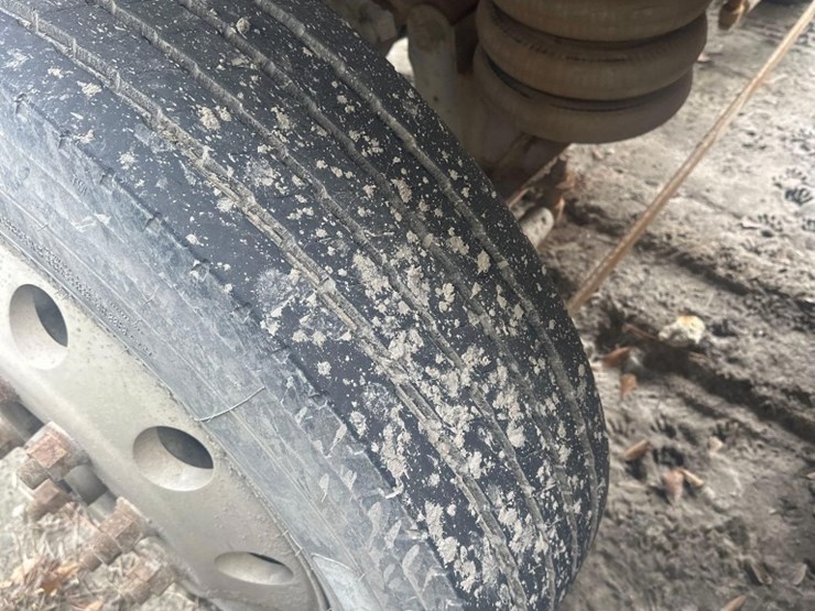 2020-mack-gr64f9-quad/a-dump-truck-image-8