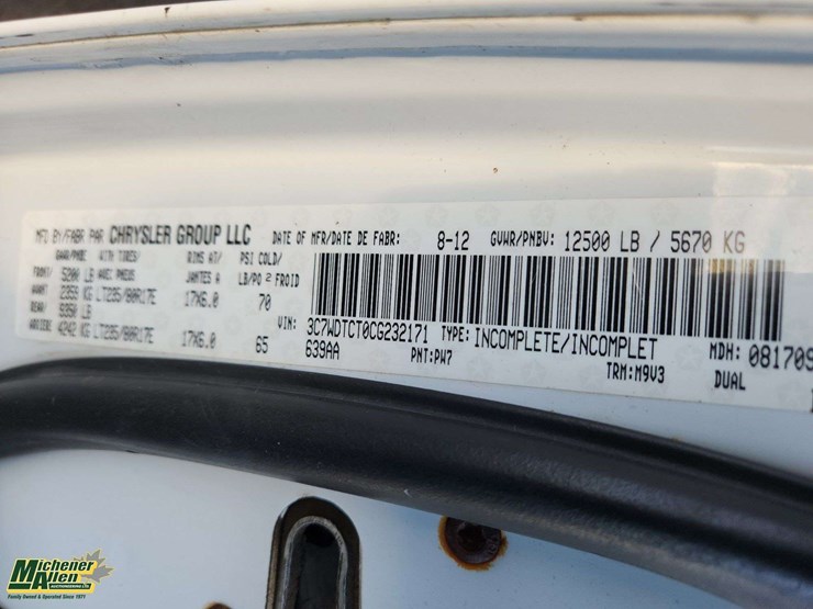 2012-dodge-3500-image-40