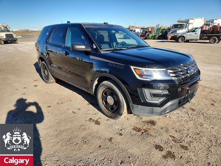 2017-ford-explorer-image-2