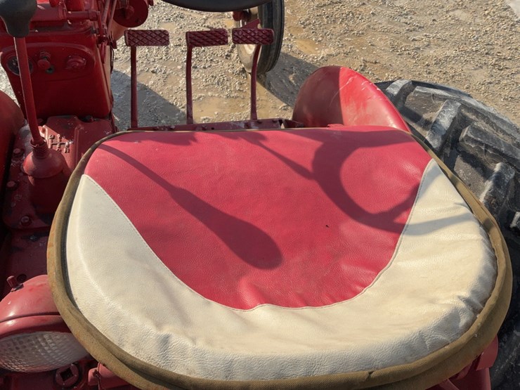 1957-mccormick-farmall-130-image-35