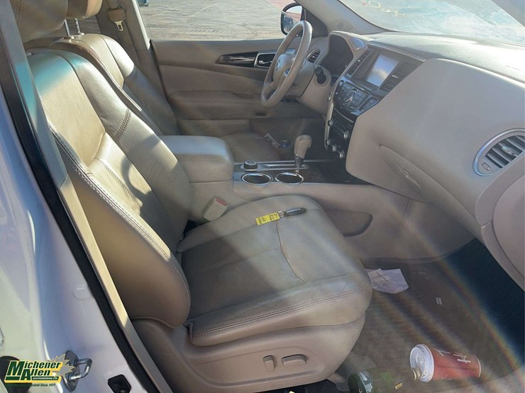 2014-nissan-pathfinder-image-18